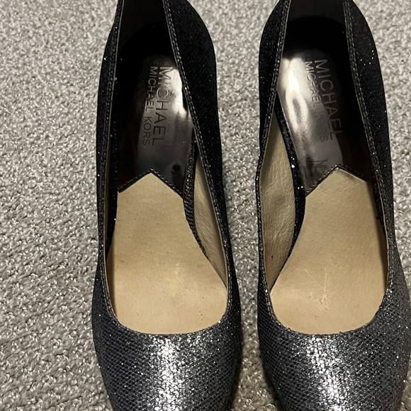 LOVIN’ SPARKLING HEELS BY MICHAL KORS - Picture 2 of 2